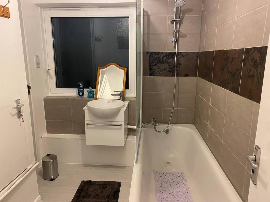 2 Bedroom Flat Camberwell Grove 伦敦 外观 照片